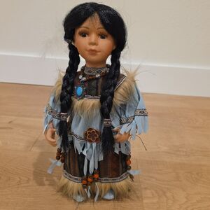 Heritage Signature Collection Classic Macawi Indian Porcelain #13317